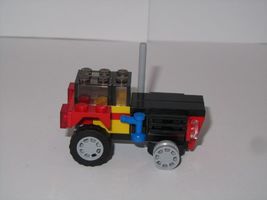Набор LEGO Трактор
