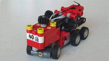 Набор LEGO Technic 40th anniv. Tribute - Tiny Tow Truck