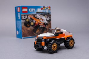 Набор LEGO 60146 custom race car