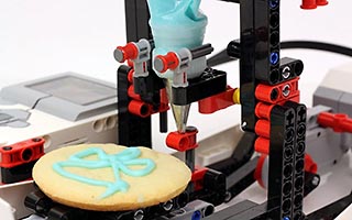 Набор LEGO Робот для глазуровки (айсинга) печенья