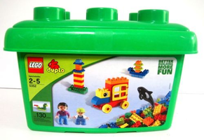 Набор LEGO 5352-3 Tub with Baby Orca and Minifigs