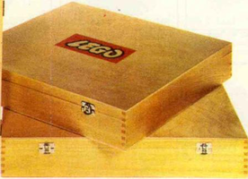 Набор LEGO 821-2 Wooden Storage Box Large (Double Latch), Empty, with Lattice