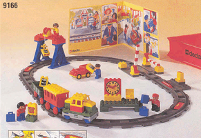 Набор LEGO 9166 Duplo Battery Train - 65 elements in solid storage bin