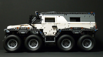 Набор LEGO Вездеход 'Авторос-Шаман' (колесная формула 8x8)